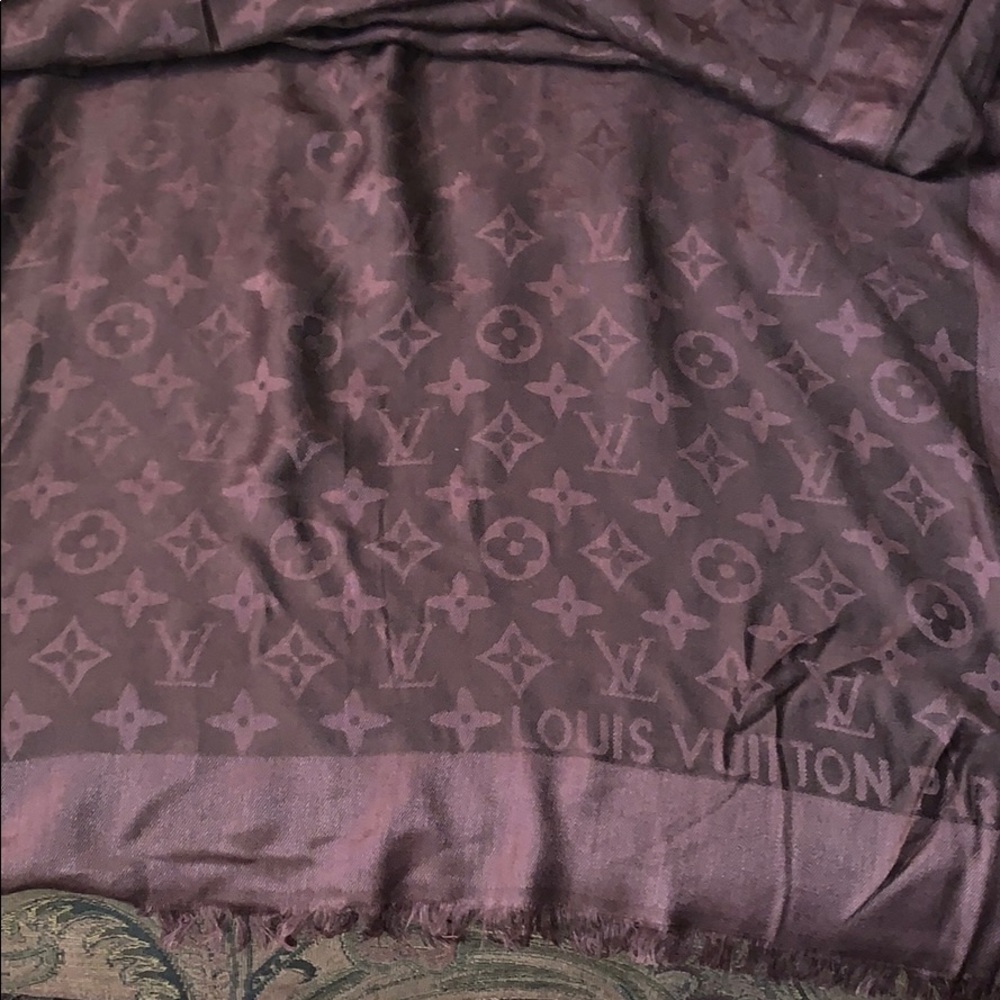 Louis Vuitton scarf